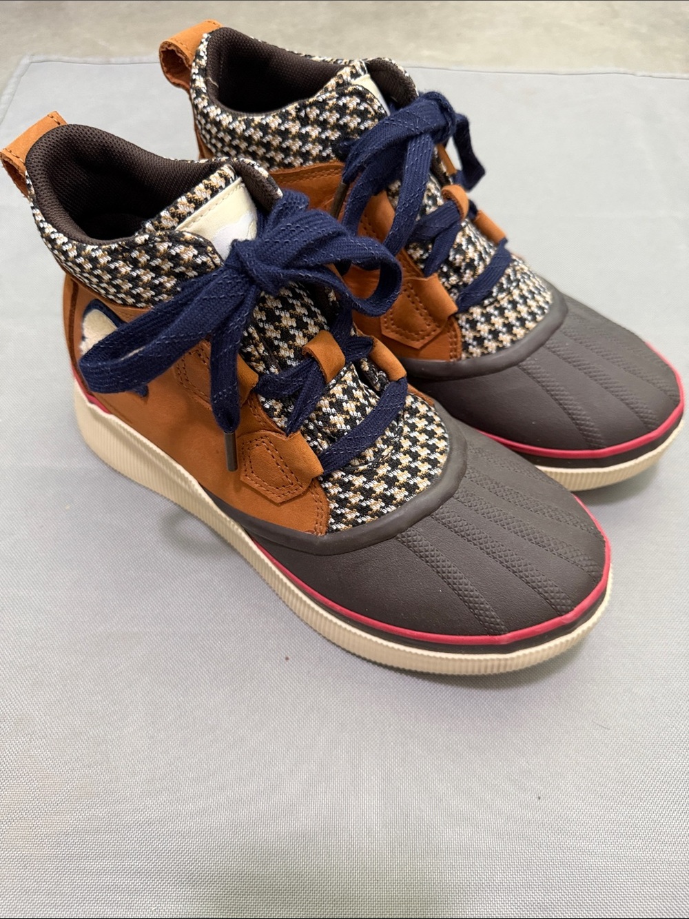 EUC sorel varsity boot navy size 8.5